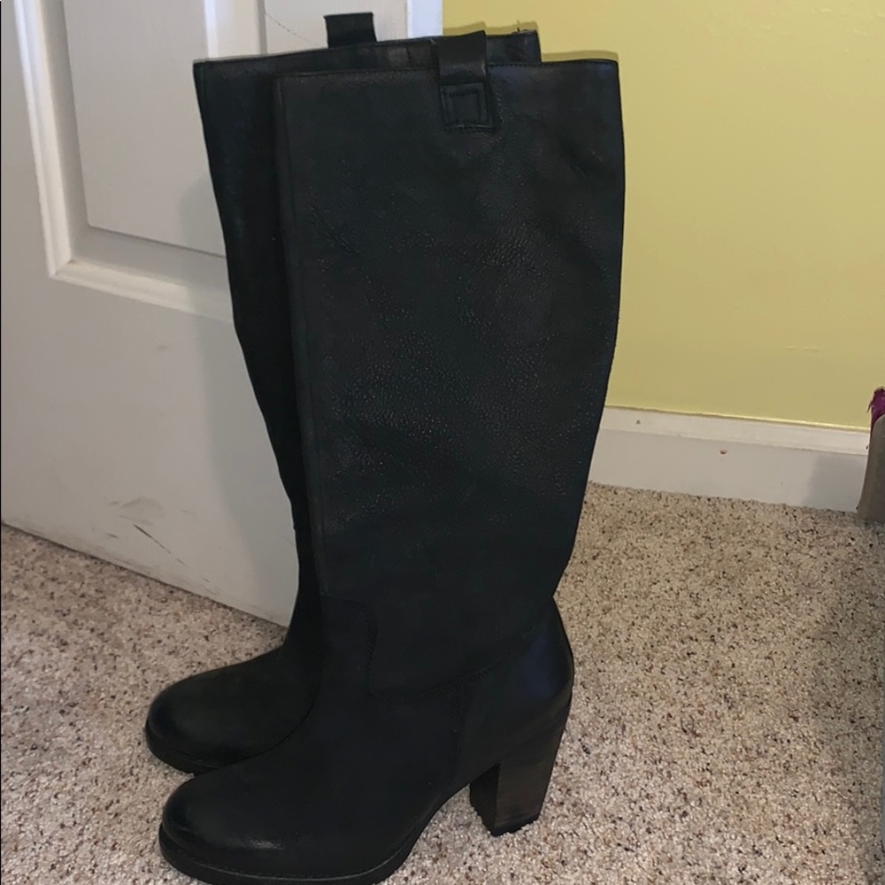 Derimod Black boots